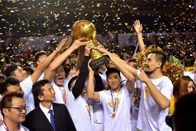 精选双色球专家：姜丁源领衔3大专家同中头奖揽963万